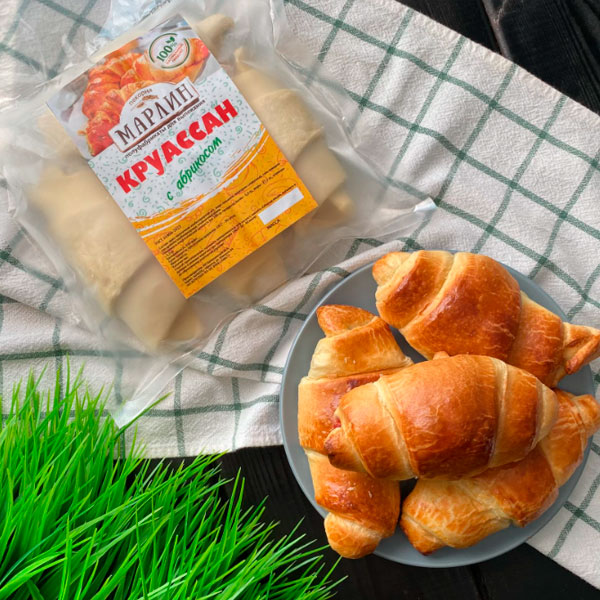 Фото Слойки с яблоком и корицей