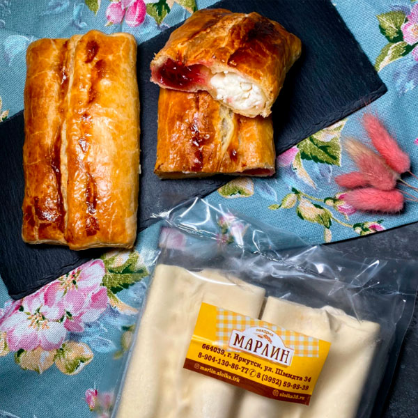 Фото Слойка Дуэт с черничным джемом