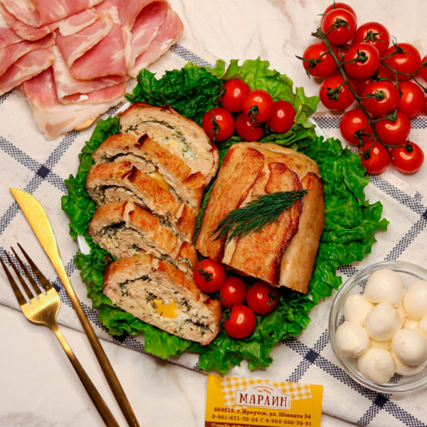 Фото Рулет куриный с сыром и зеленью "Триумф"