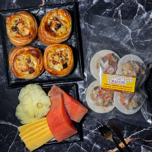 Фото Волованы с красной рыбой и ананасами